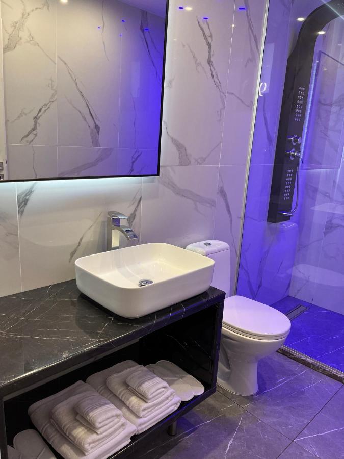 Double Bee Villa With Private Pool Ájosz Konsztandínosz Kültér fotó