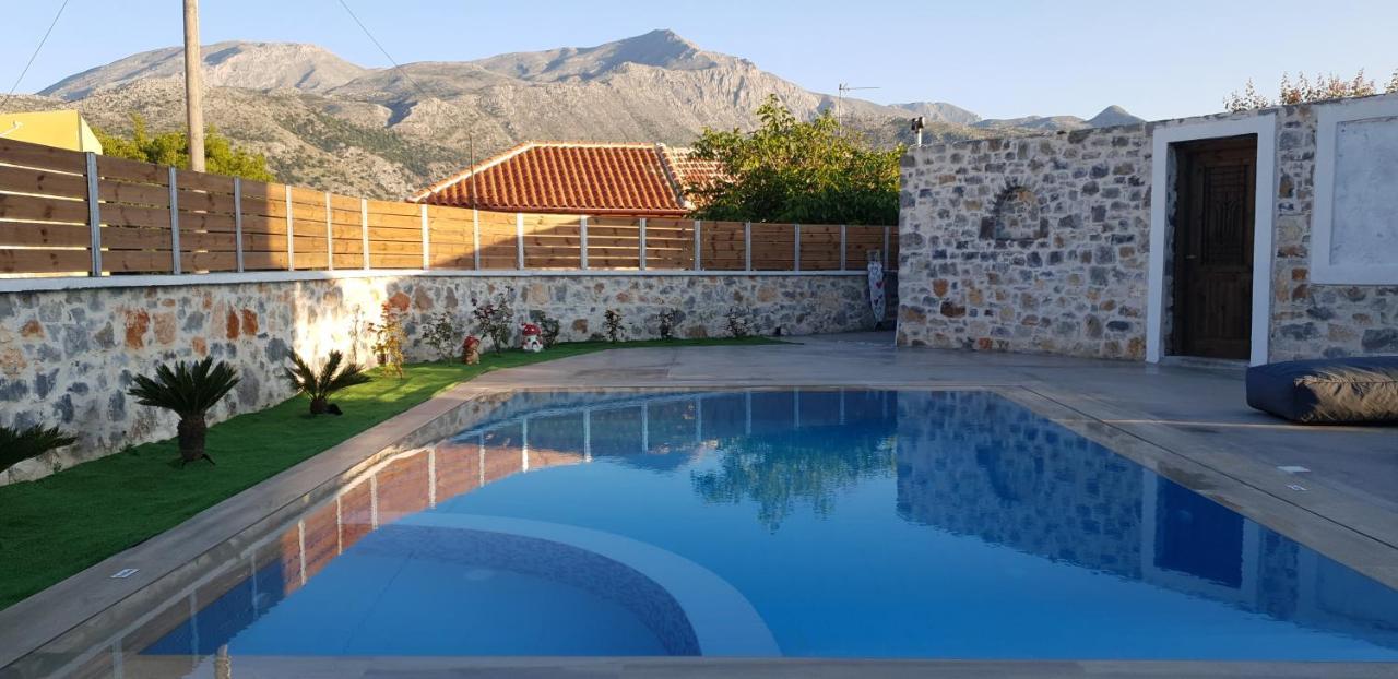 Double Bee Villa With Private Pool Ájosz Konsztandínosz Kültér fotó