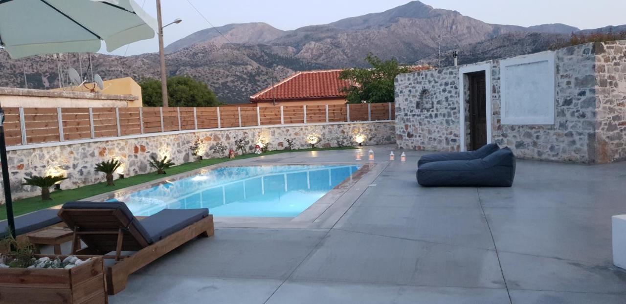 Double Bee Villa With Private Pool Ájosz Konsztandínosz Kültér fotó